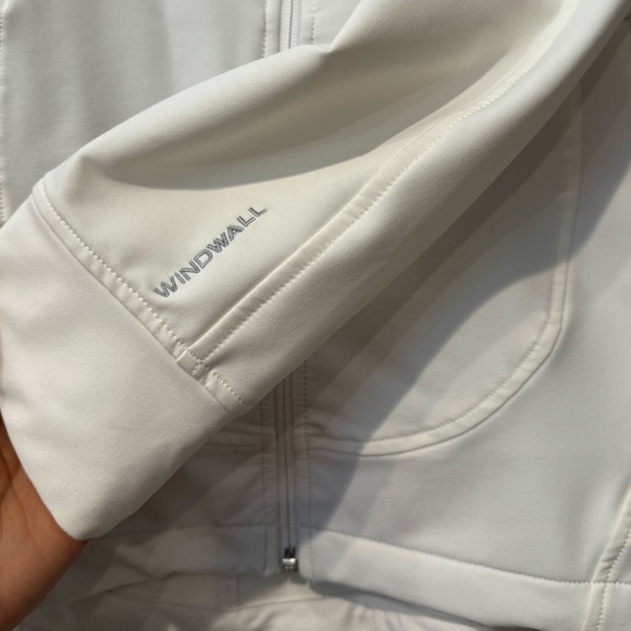 White Women’s North face Jacket- Medium - Picture 3 of 5